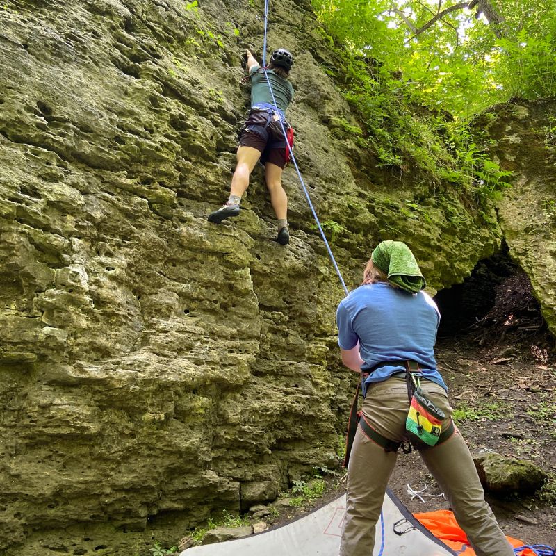 (FOOT) Freshman Outdoor Orientation Trip: Discover